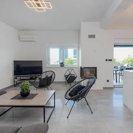 בית נופש 4 Bedroom Beautiful In *